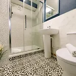 One Bedroom In Gloucester Road North Appartement *