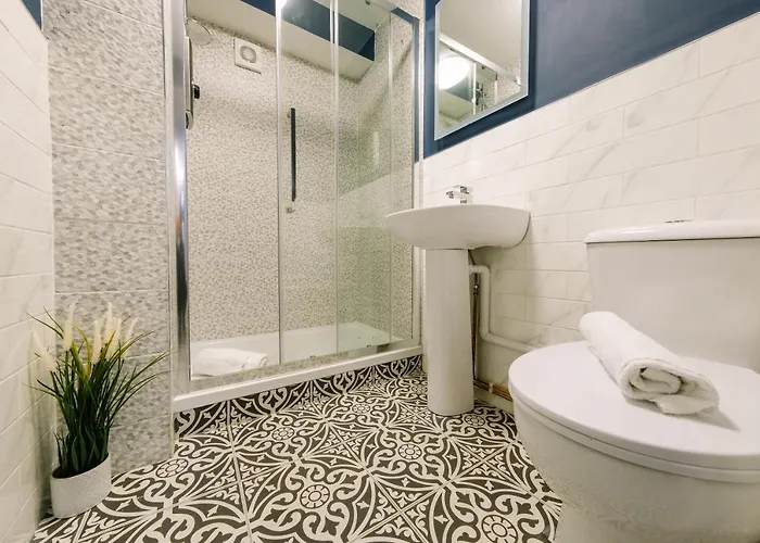 One Bedroom In Gloucester Road North Apartman *