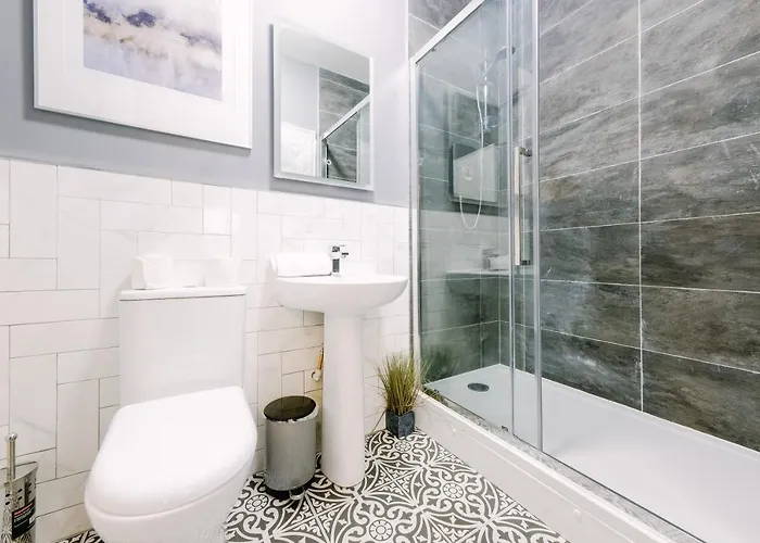 One Bedroom In Gloucester Road North *