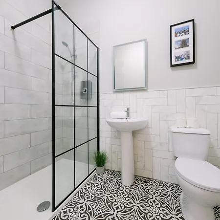 One Bedroom In Gloucester Road North Appartement