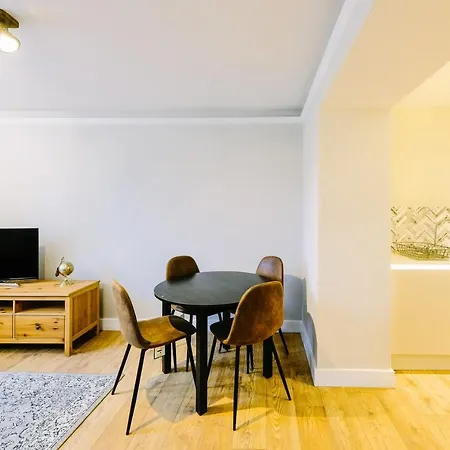 Brand New One Bedroom In A Fantastic Location Appartamento