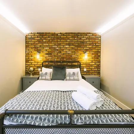 Brand New One Bedroom In A Fantastic Location Appartamento