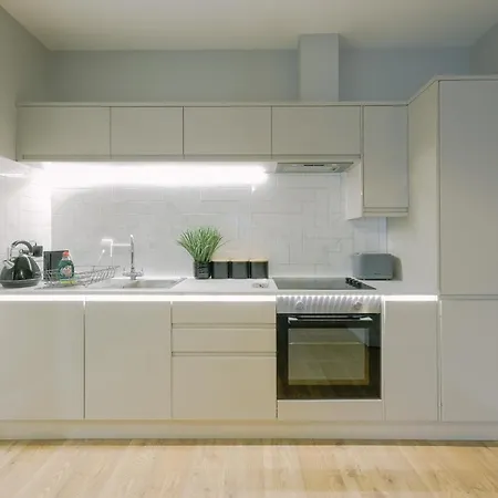 One Bedroom In Gloucester Road North *