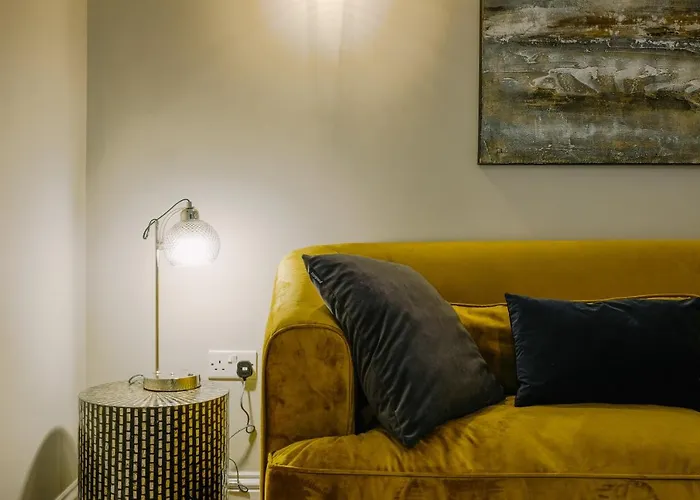 One Bedroom In Gloucester Road North