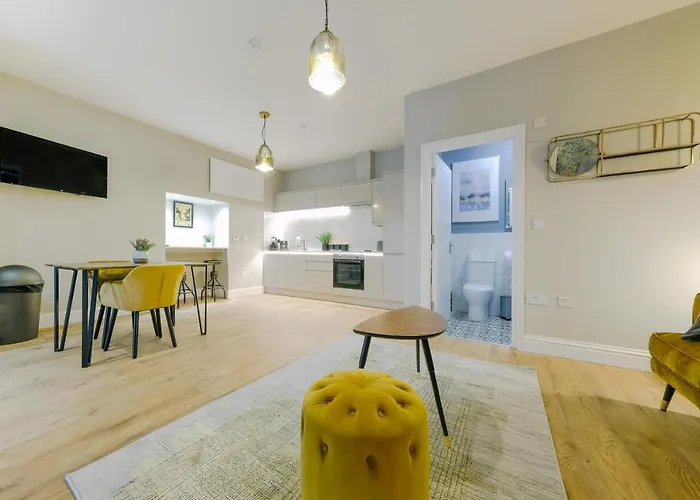 Apartment One Bedroom In Gloucester Road North *