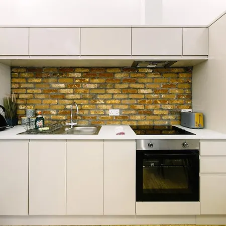 One Bedroom In Gloucester Road North 公寓