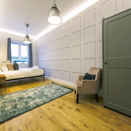 One Bedroom In Gloucester Road North * 布里斯托