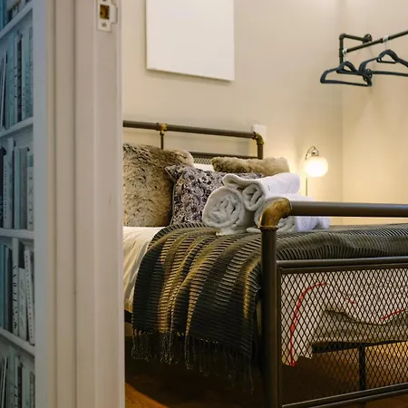 Daire One Bedroom In Gloucester Road North *