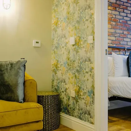 公寓 One Bedroom In Gloucester Road North