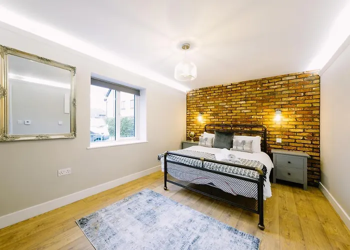 One Bedroom In Gloucester Road North *