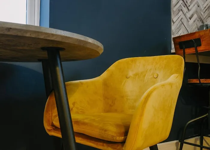 One Bedroom In Gloucester Road North