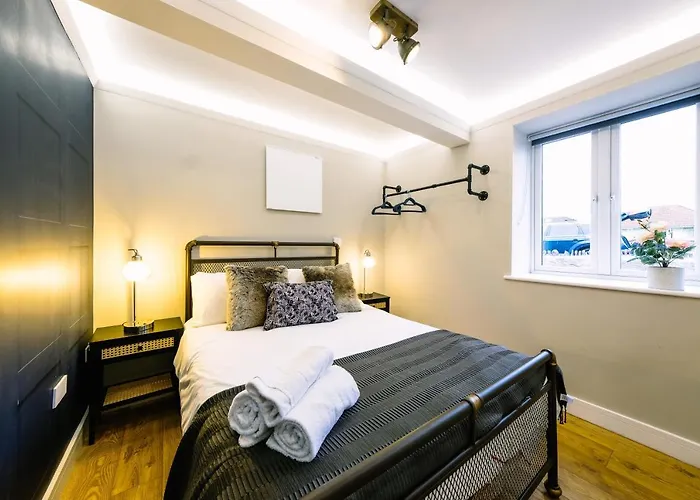 One Bedroom In Gloucester Road North *